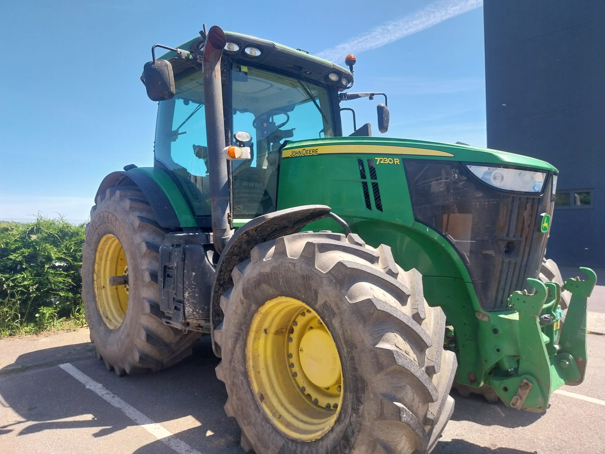 John Deere  7230 R