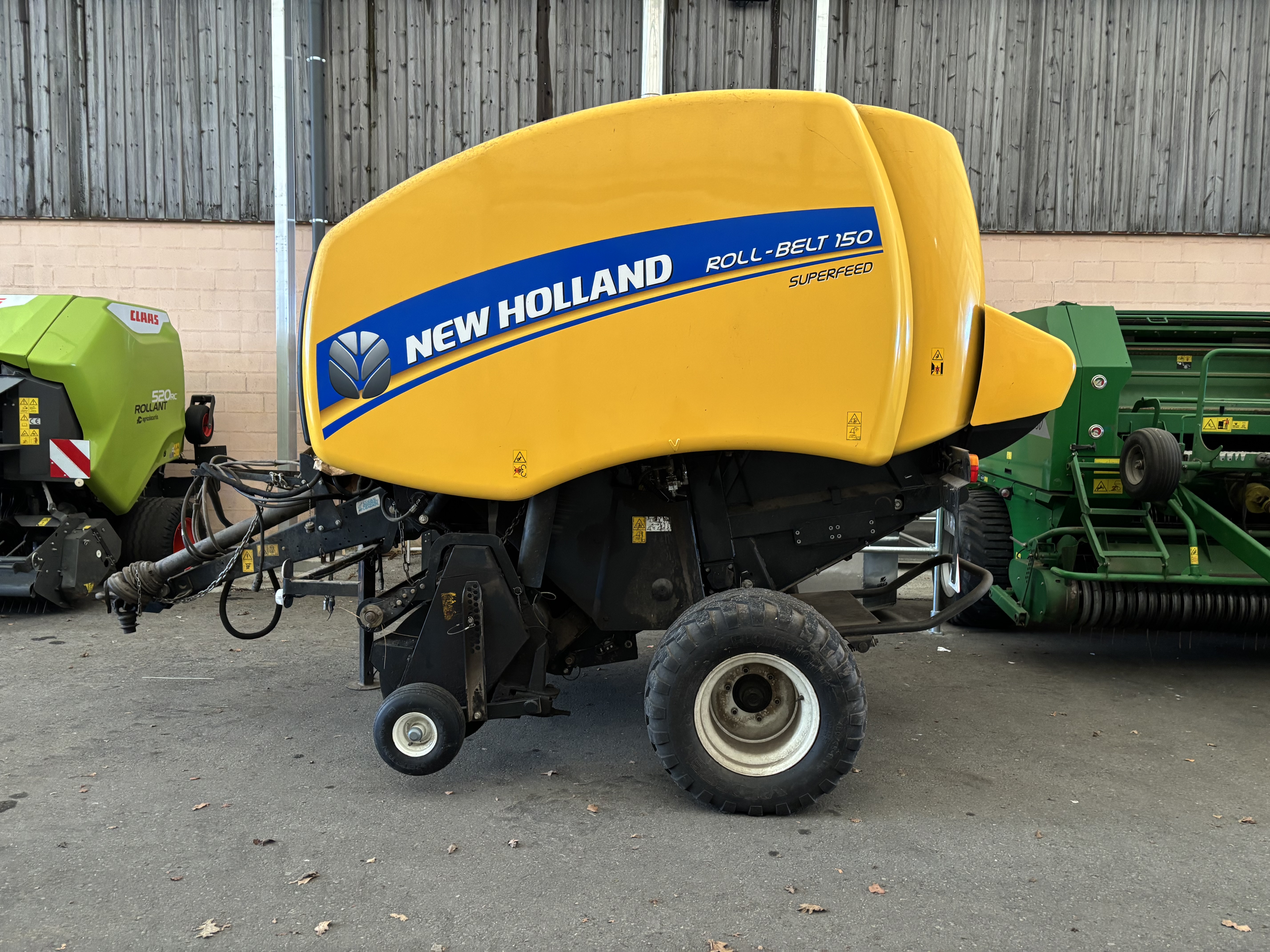 New Holland  ROLL-BELT 150 SUPER FEED