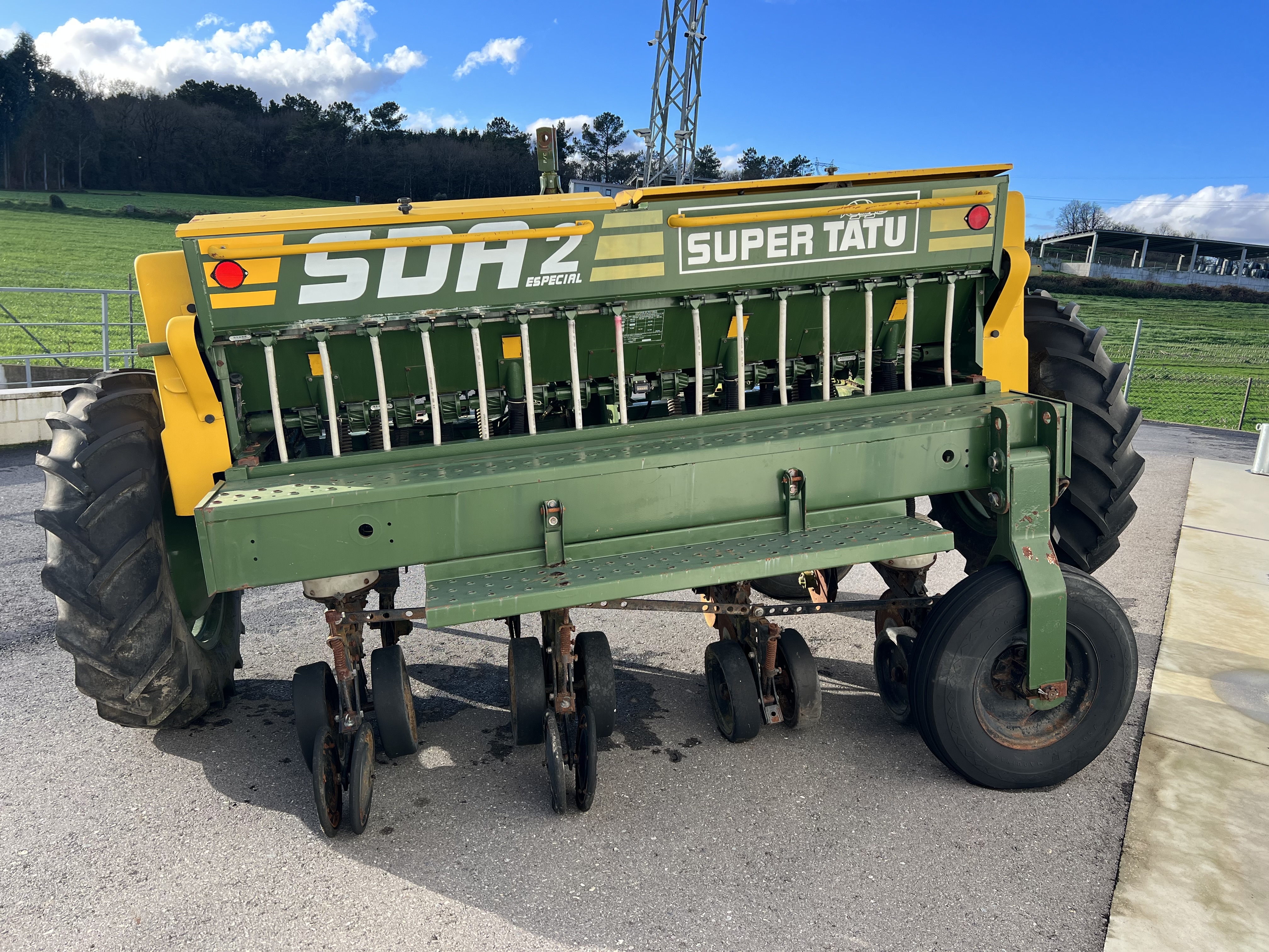 SUPER TATU