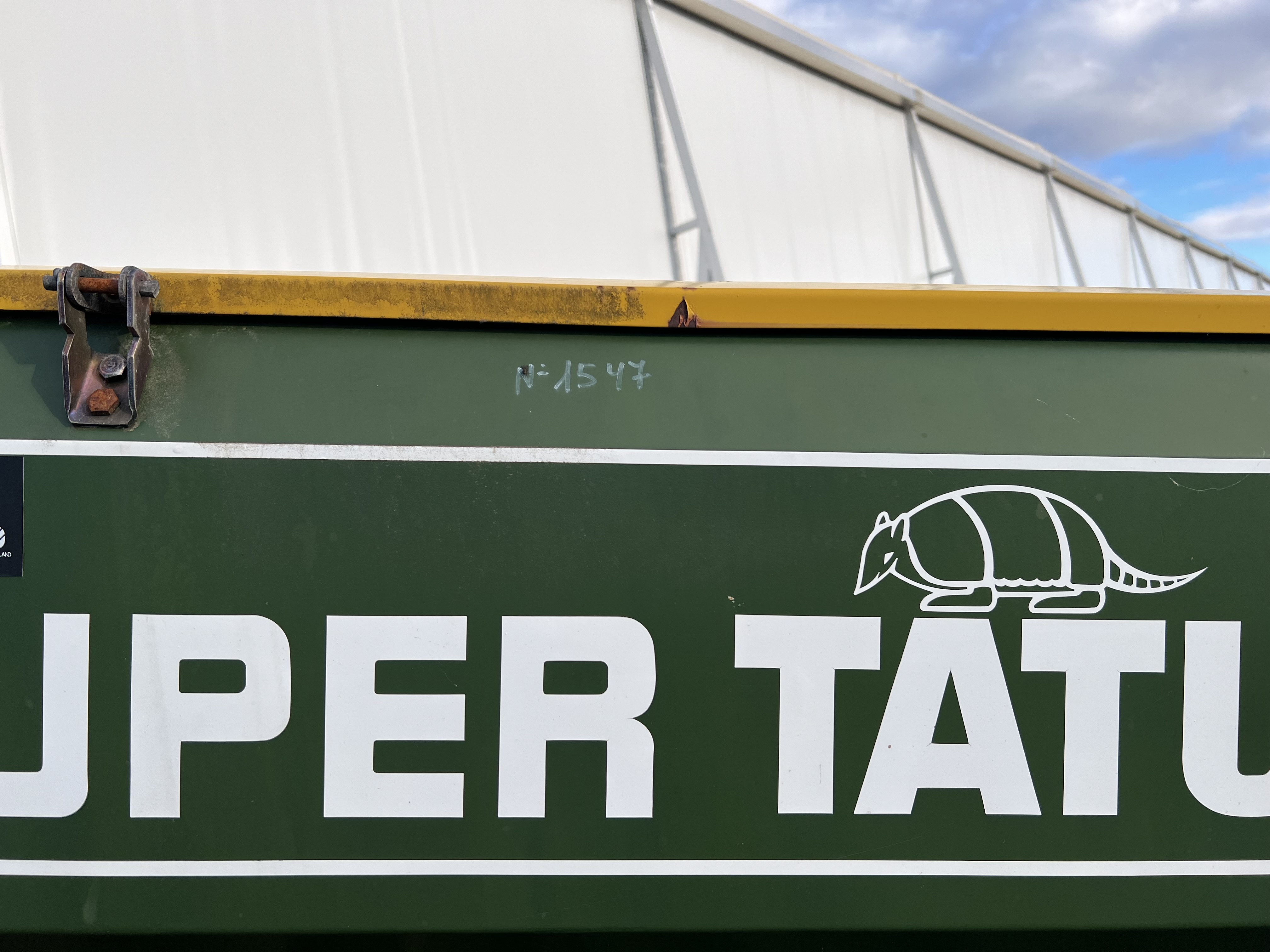 SUPER TATU